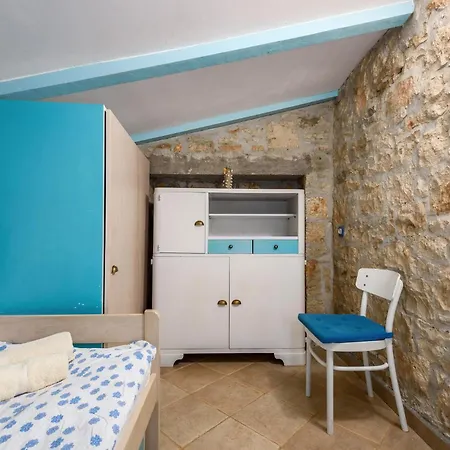 Nyaraló 2 Bedroom Front In Vabriga *