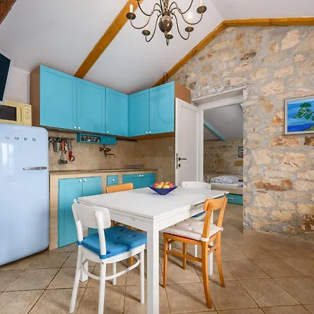 Nyaraló 2 Bedroom Front In Vabriga Tar-Vabriga