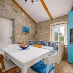 2 Bedroom Front In Vabriga *