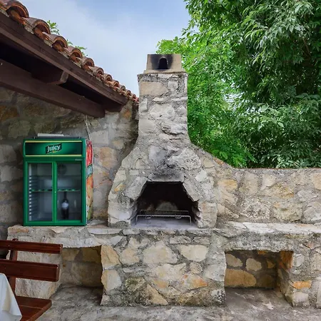 Gorgeous In Vabriga With Kitchen Holiday home